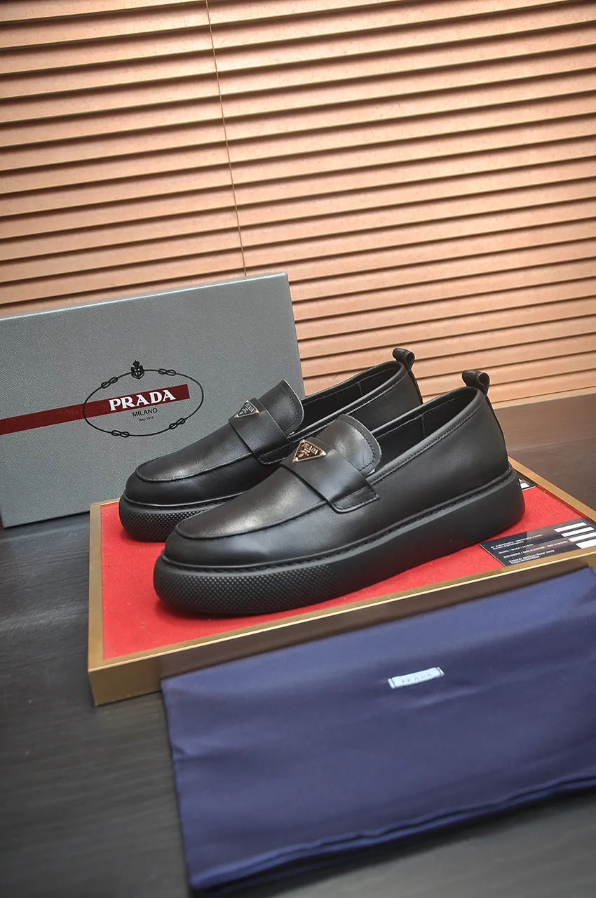 Men's shoes 💰580💶 [PRADA] Top original items, new seasonal styles, high-quality original items, top-grade high-mercerized cowhide combined with original breathable fabric + imported glue, imported stretch fabric inside with original cowhide feet, original thick outsole! Quality guaranteed! Code 38-45 (45 customized)